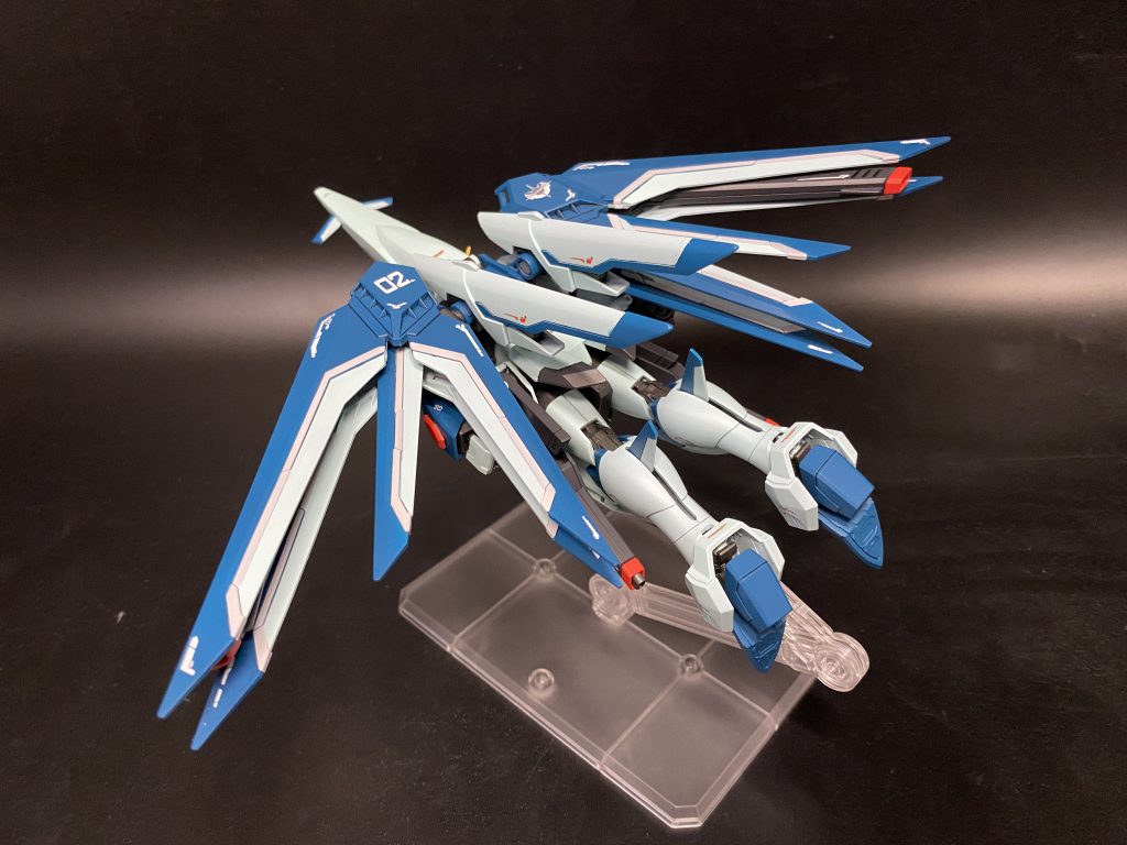 塗装剥げ怖いので2度と変形させません