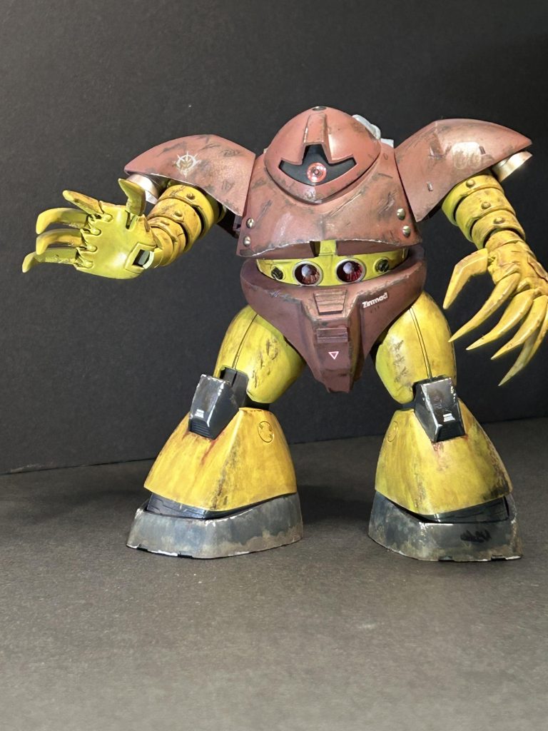 メガ粒子砲の部分に、ランナーを削り加工した部品をつけてみました。 