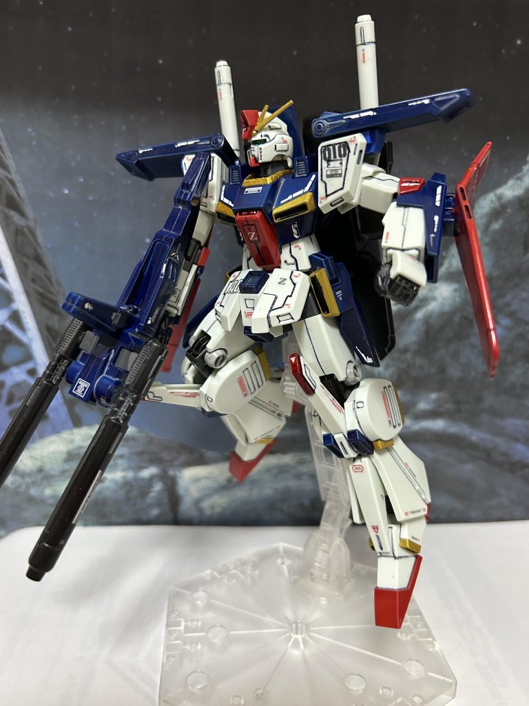 スカートや肩部分など少し筋彫りをして情報量を増やしました。下手くそですが広い目でみていただければと思います。