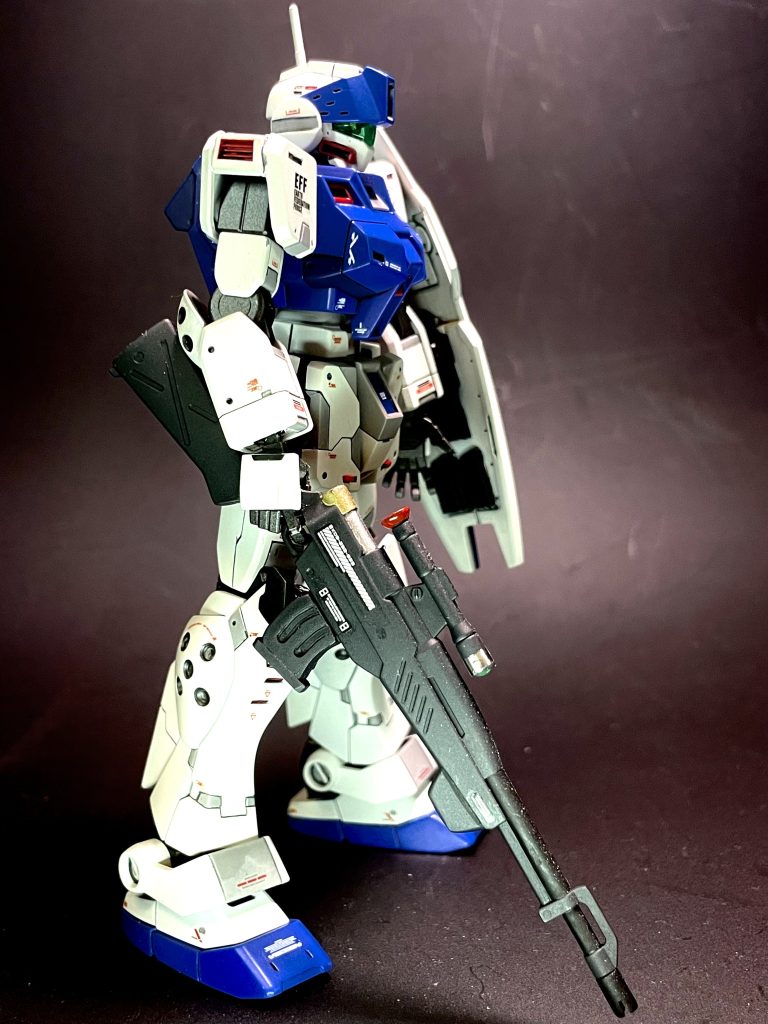 ライフルにはマガジンを追加しました弧を描くマイナスモールドはかなりの難易度でした。まだ修行が足りませんねメタリック塗装とクリアレンズでディテールUPです