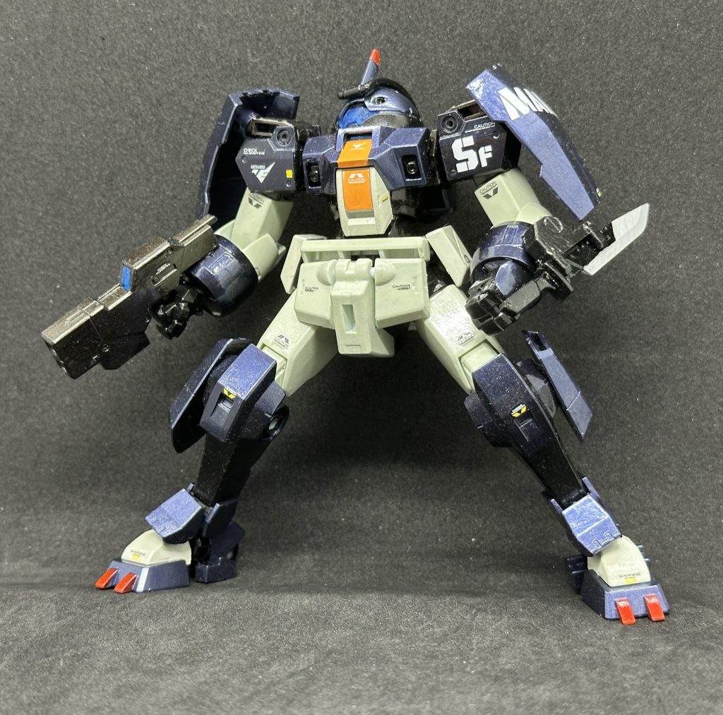 まずはスペシャルフォース仕様からあるパイロット科の生徒がメカニック科の生徒と結託して自分のデミトレーナーを改修した専用機という設定