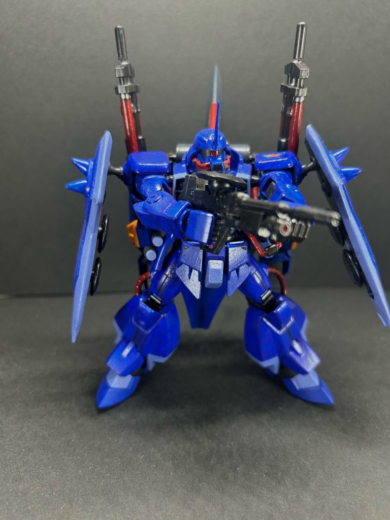 基本装備はザクと同じビーム突撃銃。