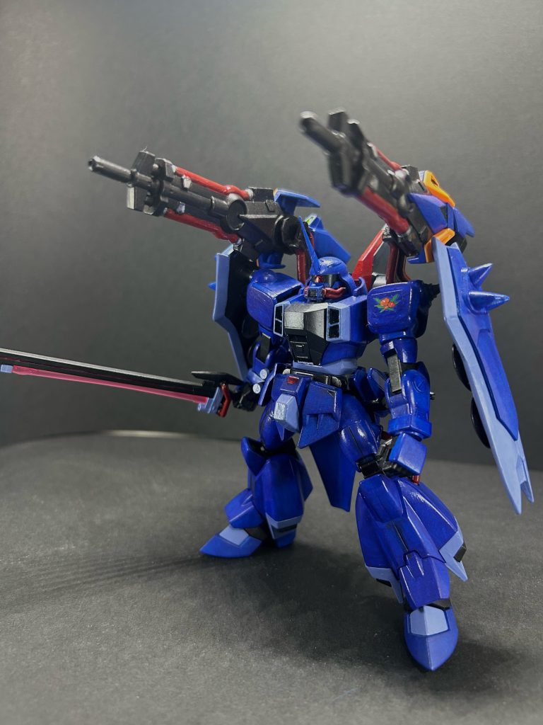 シグーの時は試作であった指向性熱エネルギー砲。連射は出来ないが1発の威力はストフリの連結ライフルに匹敵する。