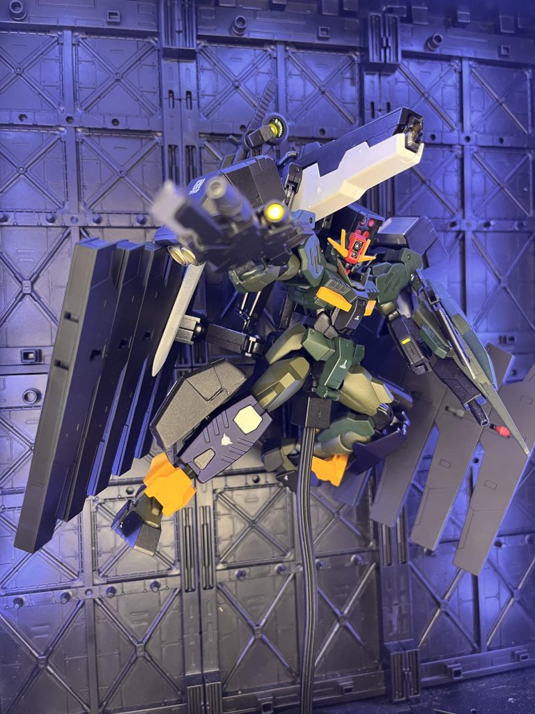 シンプルな改造にしたため、パーツ差し替えで遊べます。