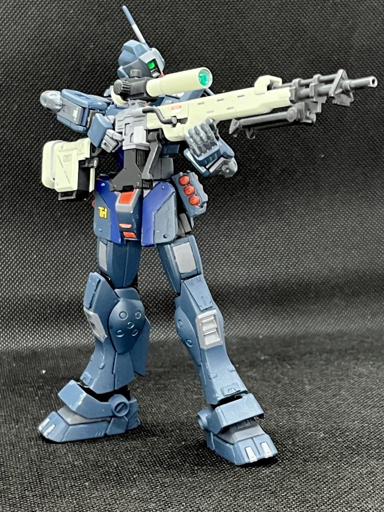 ライフルには緑の3Dレンズシール(カスタマイズマテリアル)を使用。ライフルの照準器側を少し削って深さを出してからシールを貼りました