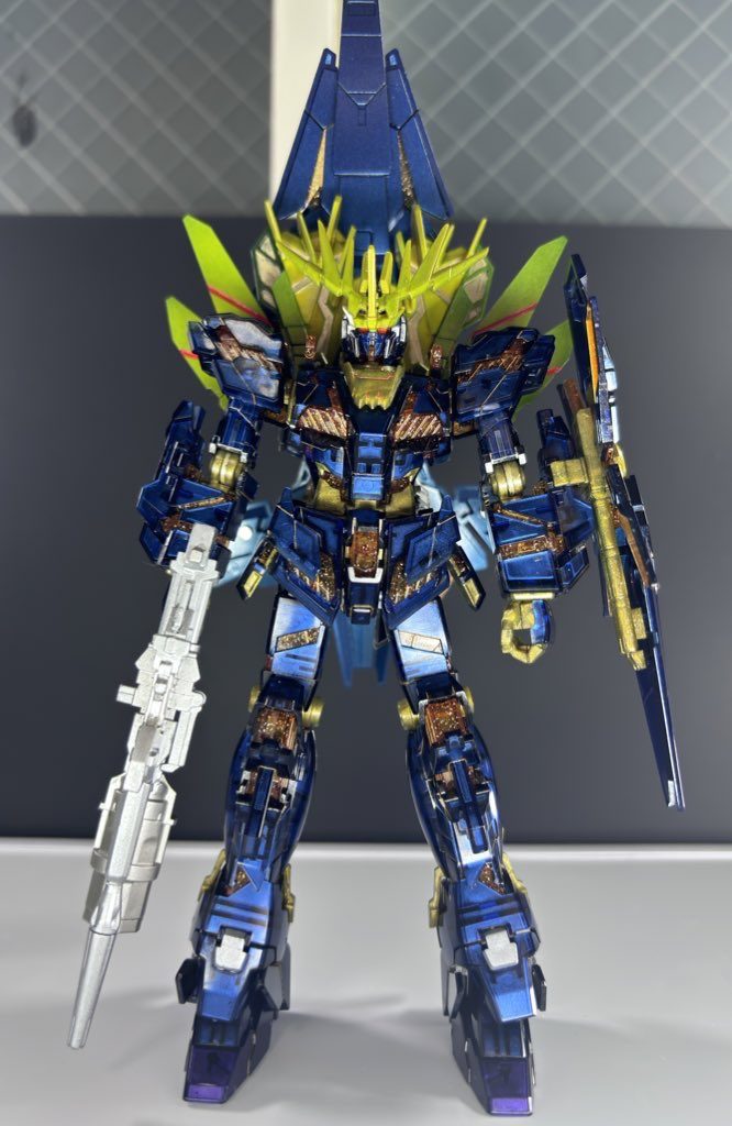 各クリアパーツの裏からシルバー+ブラックを塗って重厚感を表現してみました！