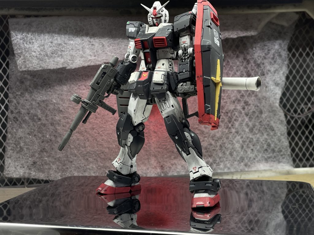 外装は成形色がそのまま使える部分はそのままで色変え部分にニュートラルグレーⅠ黒はアルティメットブラックとニュートラルグレーⅤ赤は成形色とモンザレッド 黄色は成形色目は蛍光イエロー