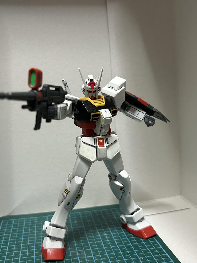 ライフルはラーガンダムをそのまま使いました。改めて見ると下半身もほうがもう少し何か出来た気がしますが、自分の現在の技術ではここまでみたいです。