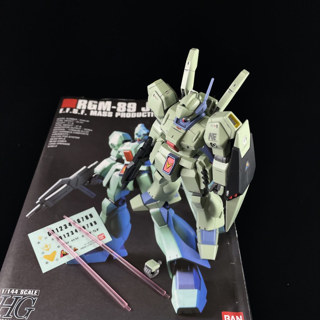 改修控えめ、ほぼ素組?量産機らしく、νガンやサザビーと並べて 少し弱そうに見える雰囲気で制作してみました^ ^最近、やっと GM系が カッコ良く思えるようになってきた今日この頃、、^ ^ 最後までご覧いただきありがとうございました。