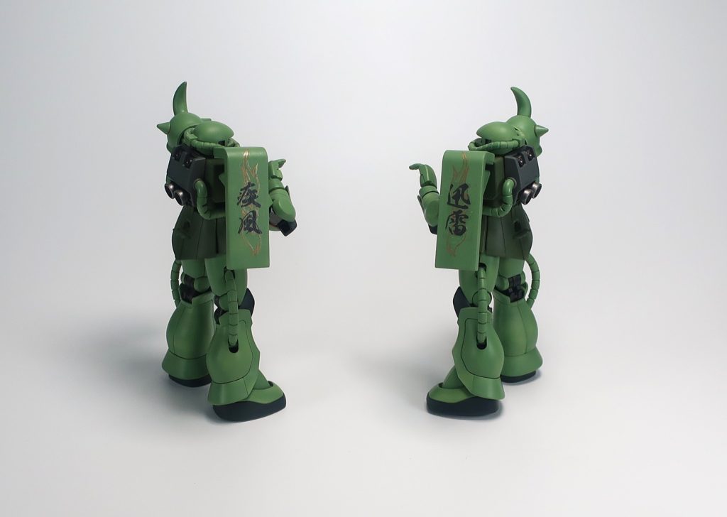 右がライガ(専用ザク)左がフウガ(専用ザク)