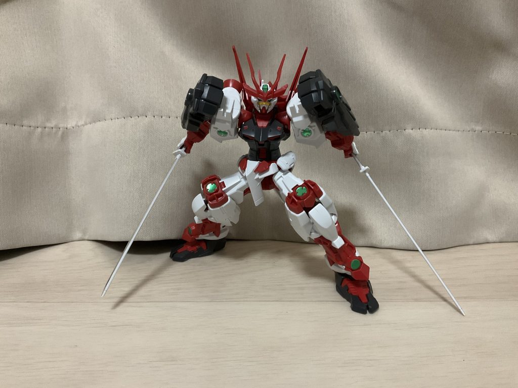 お馴染みの衝撃波ブッパのポーズうーん、イケメン