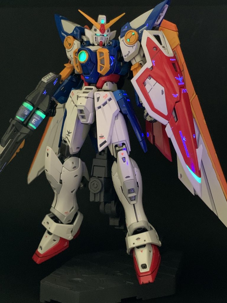 蛍光塗料と傾向デカールで光るようにしました。最後までご覧いただきありがとうございました。