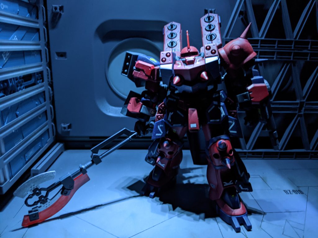 様々な要因の果て、最悪の危機は回避されたが、そのどさくさに紛れて一隻の輸送船が開戦前にアクシズから出港していたことは無視されてしまった。その中身がアクシズに封印されていたザクF2000であったことを知るのはシャアをはじめ、輸送に携わったものを含めても少数であった。