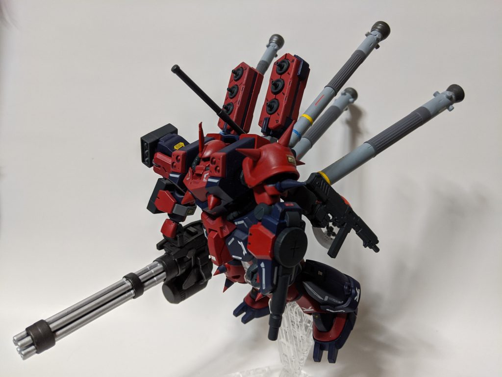 なぜならば、それを知る人物も記録も残さず灰になっているからだ。結果から過程を推測すると、火星独立ジオン軍は手に入れたザクF2000を改造し、秘密工場で起動実験を行った。原因は想像するしかないが、その時にザクF2000が暴走、秘密基地を破壊して逃走した。