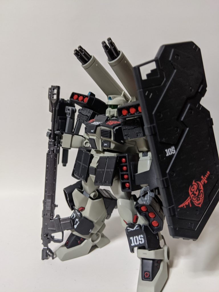 数体制作され、試験的にいくつかの部隊に配属されてデーター取りに使われたが、そのうち一機がライトニングアロー部隊に配属されて小隊所属となっている。