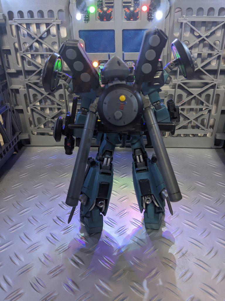 改造点としては電子装備を追加され、戦闘より索敵や電子戦情報収集力をメインとしている。実は金額的に見てF90の次に高価な機体だったりする。