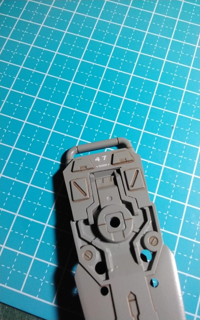 シールド裏には友人の年齢を………