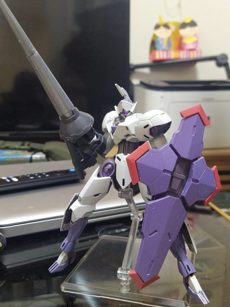 右手も復活したのでとりあえず持たせてみた感じ。これはアリ!と思い塗装へ。