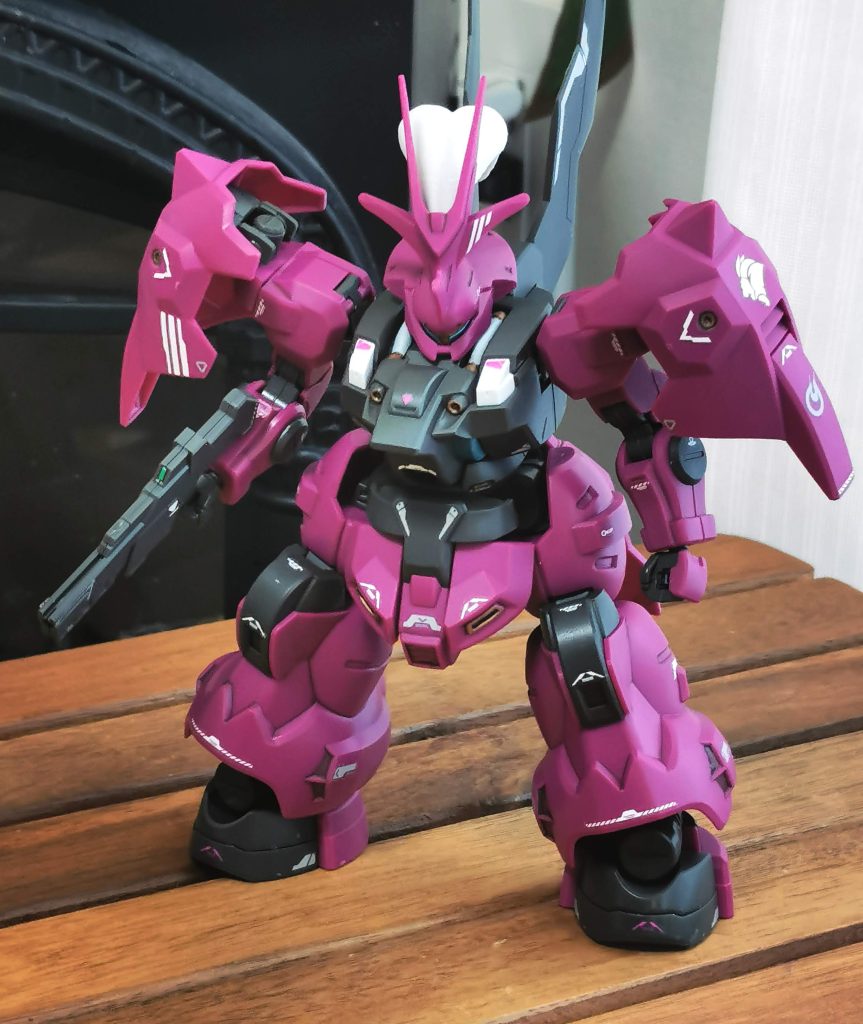 さすせん（さすが専用デカール）。何も頭使ってませんが、クソかっこよくなりますね。本体も頭使いたくないので、無塗装。（スミ入れと部分塗装、トップコートは使ってます）