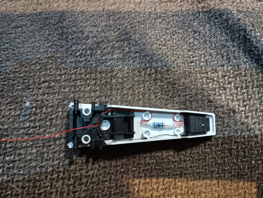 肩ウイングの配線