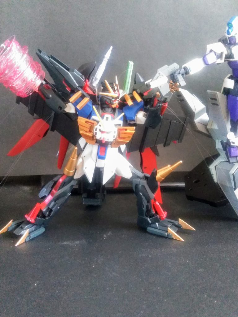 ※素早く《K.O.O.R.A. 》が飛び込んで来た｢｢武狼燻 魔愚南無❗❗(ぶろうくん まぐなむ)｣｣※毎回耳にするアノ発射SE｢我雄劾牙ー(がおがいがー)｣が右前腕部を丸ごと射出するのに対し、右手首のみを射出する。威力・速度・追尾性能など｢武狼燻 怖安賭夢(ぶろうくん ふぁんとむ)｣を上回る。