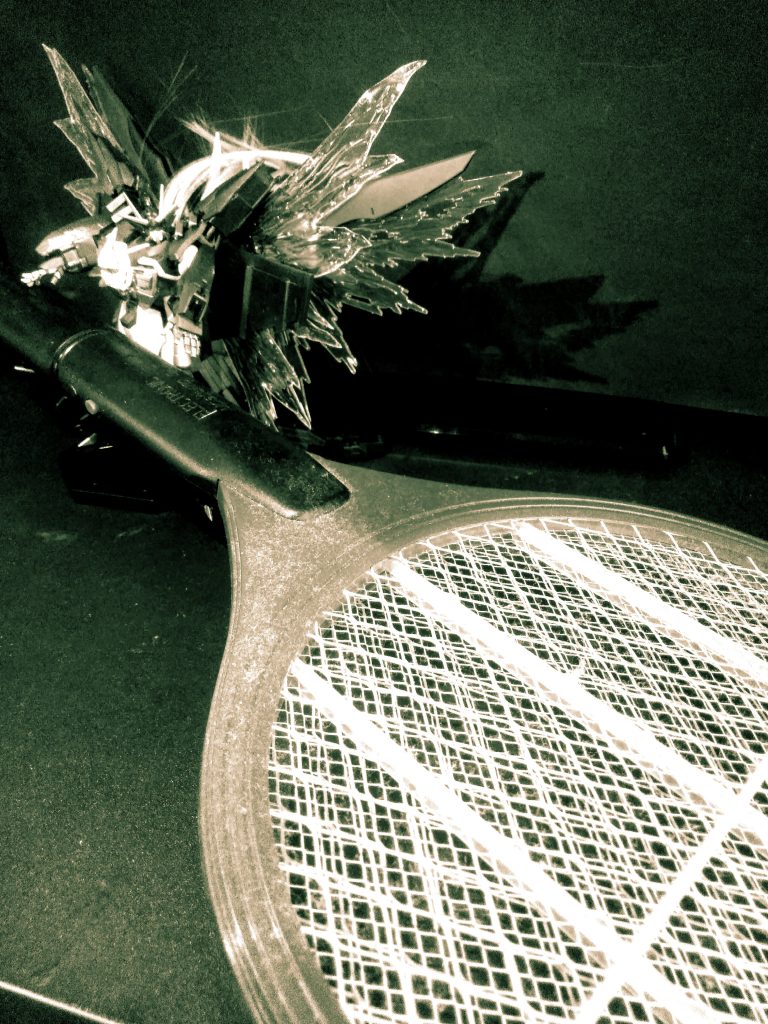 ｢｢ヒカリになぁれっーー❗❗❗❗｣｣全ての勇気と｢自慰須屯｣がリンクした事により、恒星サイズの敵をも光に変換できる。OPで歌われるに相応しい『絶対勝利』の力である。 　その有り余る強さから強固なセキュリティーによって厳重管理されており、｢世界平和監視機構 長官｣と｢オーブ 首長｣が持つ二つの勝利の鍵と声紋認証を通さなければ使用不可能