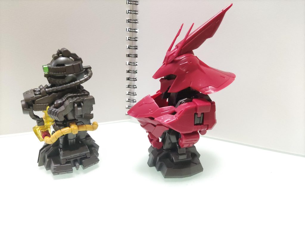 中身と装甲を無事獲得。素組み状態。 色が気に食わないのでメタレッドに塗り直し。