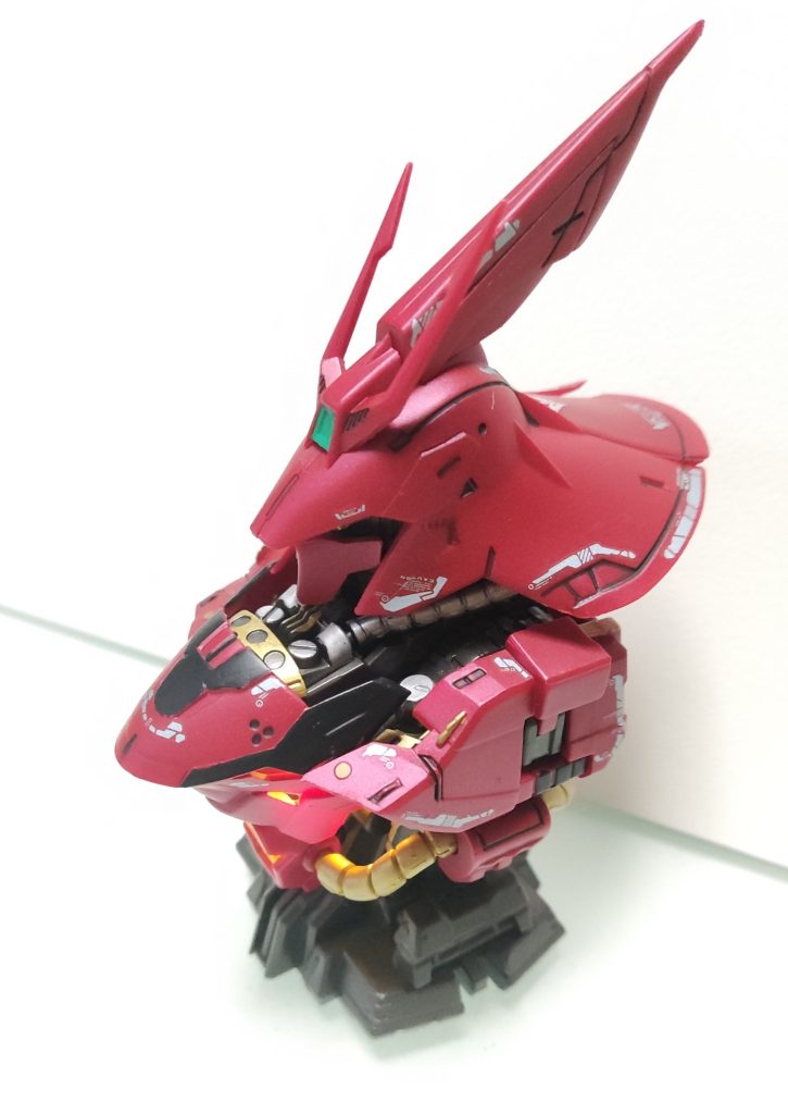 エアブラシで装甲部分、その他は筆塗りで、一部塗っています。ガンマカも使ってます。