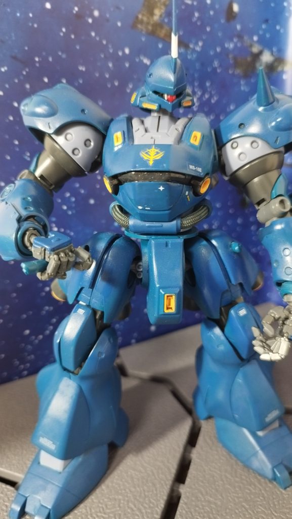 ビームサーベル抜きました!が、やはり古いキットのため、ビームサーベルは、補助パーツを付けないとビームサーベルになりません。パーツ見つからず。なので抜いたふり( ´∀`)