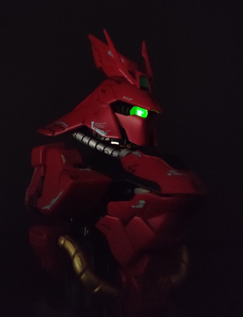 モノアイ光らない…と思ってたらコメントで教えていただきましたので、早速。かっこいい！ありがとうございます!確かにスイッチ切り替えできないっすね…