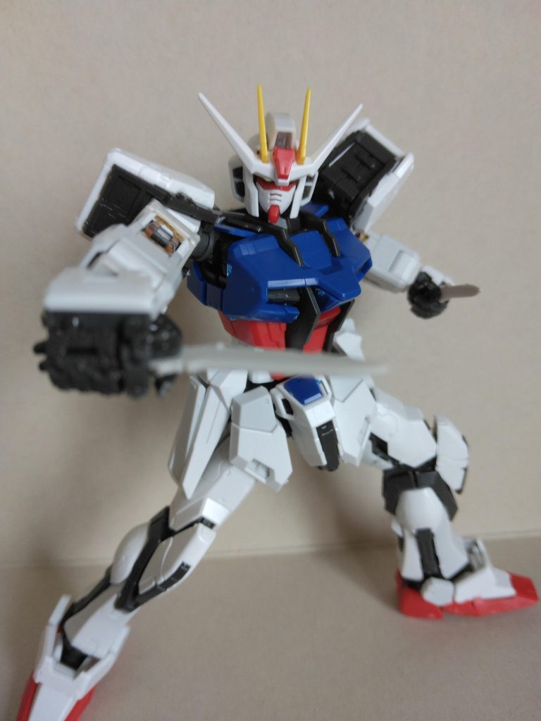 アーマーシュナイダー装備。アーマーシュナイダーは腰部に収納が出来ます！