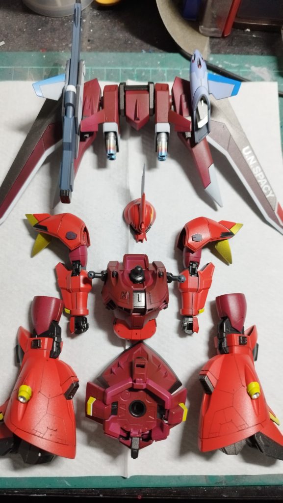 組み立てる前の部品並べが最高にぞくぞくします。最後までご覧いただきありがとうございました!