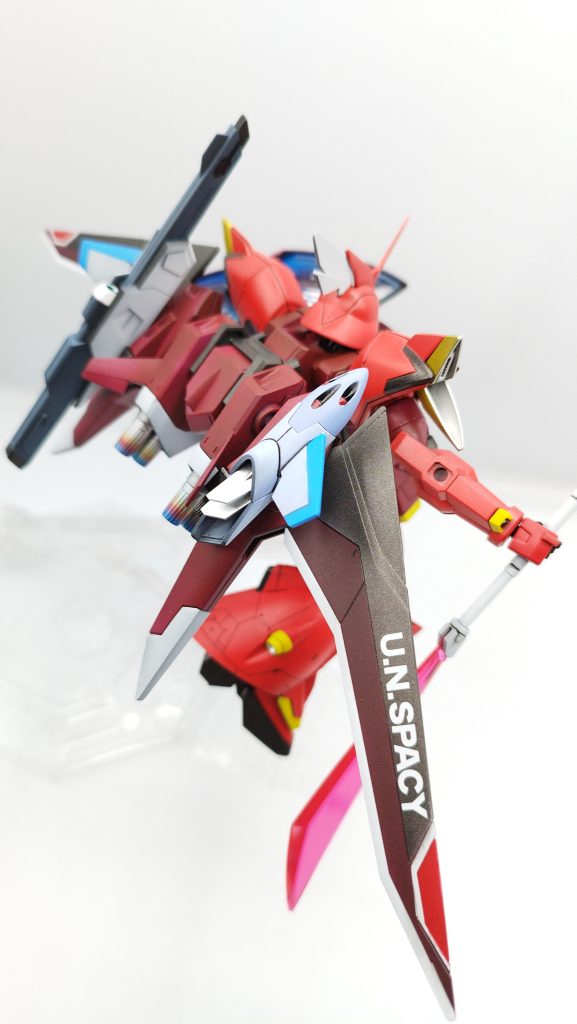 あいかわらず、翼にU.N.SPACYデカールを貼ることで、統合軍を意識しました。