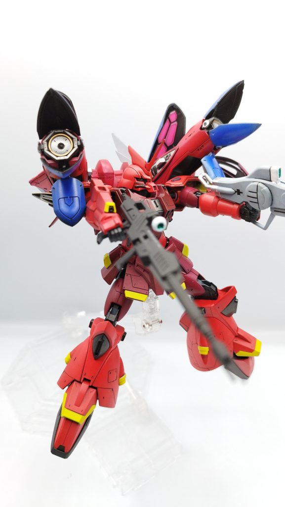 サウンドビーム放出しながら、ミサイルを打つ光景はマクロス7ではないので新鮮です。”なぜ歌わない!”とガムリンに怒られそうです。