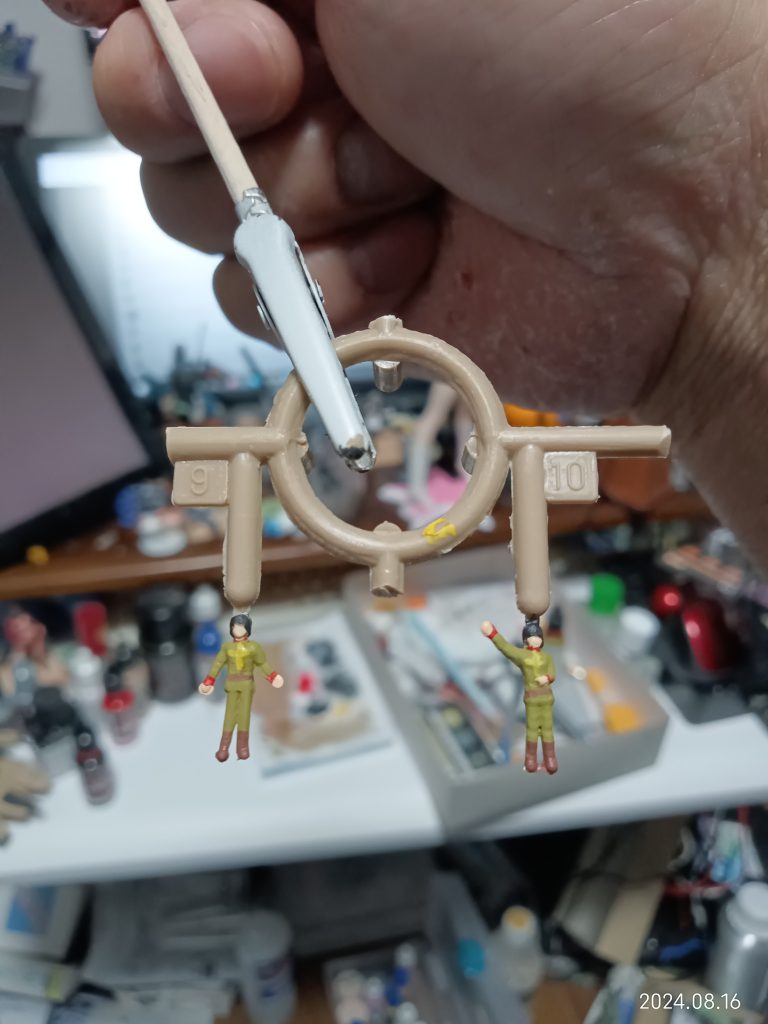 なくしそうだったんでランナーにつけたまま塗り塗り