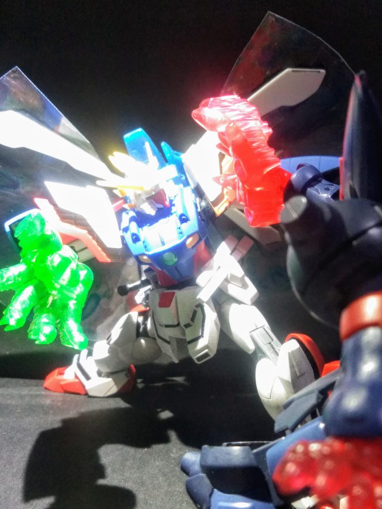 コンナ感じで実行です 😆🎵🎵2011年が初販のこの子 🤔当時はかなりの可動域にビックリ 👀❗❗散々遊び倒して今では関節がユルユルと成っております 😭💦💦リビルドはしてミタケド 今回も｢アッ❗｣と イウまにクタクタに成りました😣💦💦💦マァ、ガンプラの宿命かなぁ 🤗