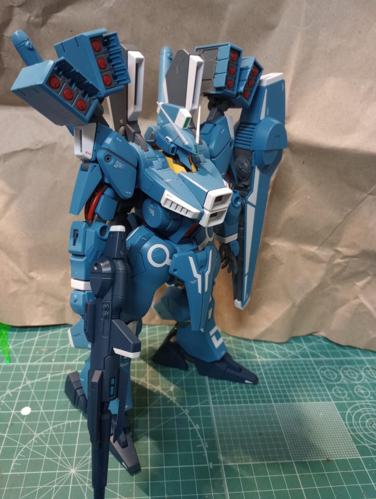 ミサイルハッチも開閉可能。