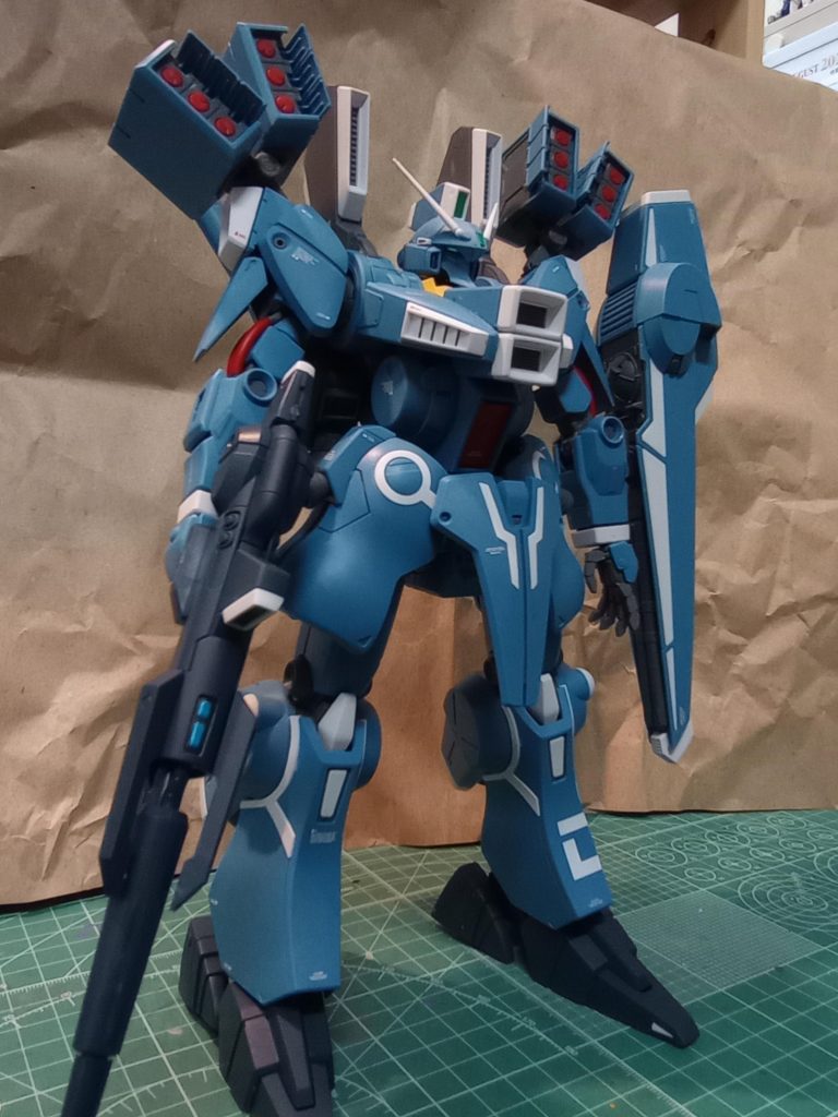 デカくてすごい迫力。作りごたえありますよ。