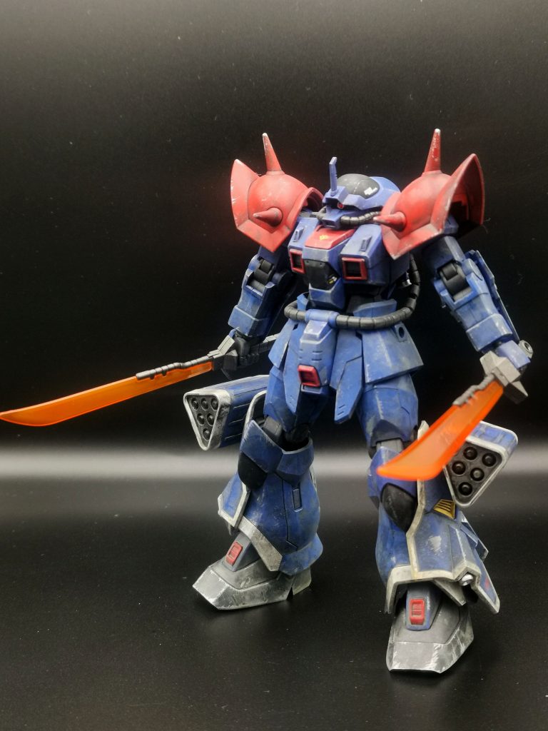 EXAMシステムのデカールは、一番替えの利かない頭部に有るべきだろうと配置しました。