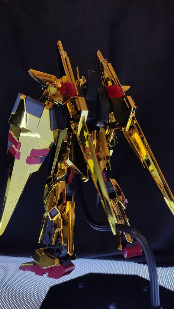 バックショット。シールドに指紋が付きまくっていたので、綺麗にふき取りました。