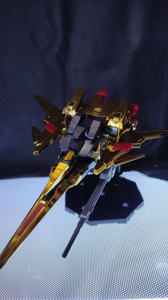 変形に少し手間がかかるのが難点です。この形態のほうが断然いいので、このままにしようと思います。