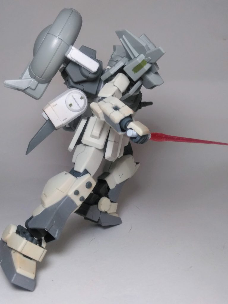 それでは 何時も通りにビーム サーべル 抜刀でもシトキましょうか 😁しかし電子戦専用機が近接戦闘は如何なモノか❓😨👎