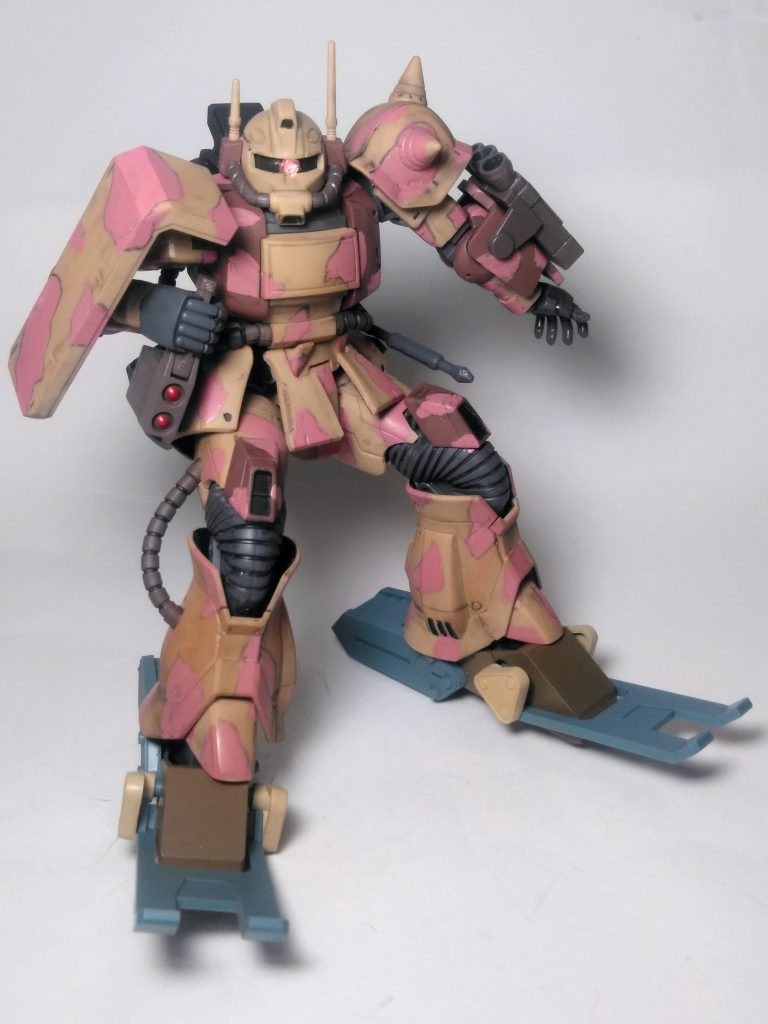 他作品のSFやロボットもの関係等を視聴すると砂漠等の砂地を高速で走り抜けるシーンを見掛けます 🤔砂煙を上げて縦横無尽に『ヒャッハー❗❗💖』するあの状況 😃そんなシチュエーションにはWaku Wakuします ⤴️⤴️ 😘 お腰の「2連装ランチャー」もどうぞ😆👍➰