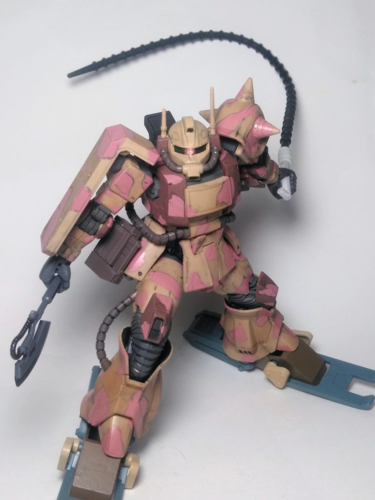 「UP主」にとって「砂漠=ヒート ロッド」は切り離せません 😚なので100均の「シリコーン・バンド」を転用です 😆🎵🎵もっともシリコーンだし、コンナ形状だからビリビリ攻撃は出来ないかな 😩これにて『長モノ武装絶対信者』の為の布教活動は完遂❗❗今回の蛇足武器の発想は『ape100さん』より頂きました。『ape100さん』ありがとうございます。🙇⤵️