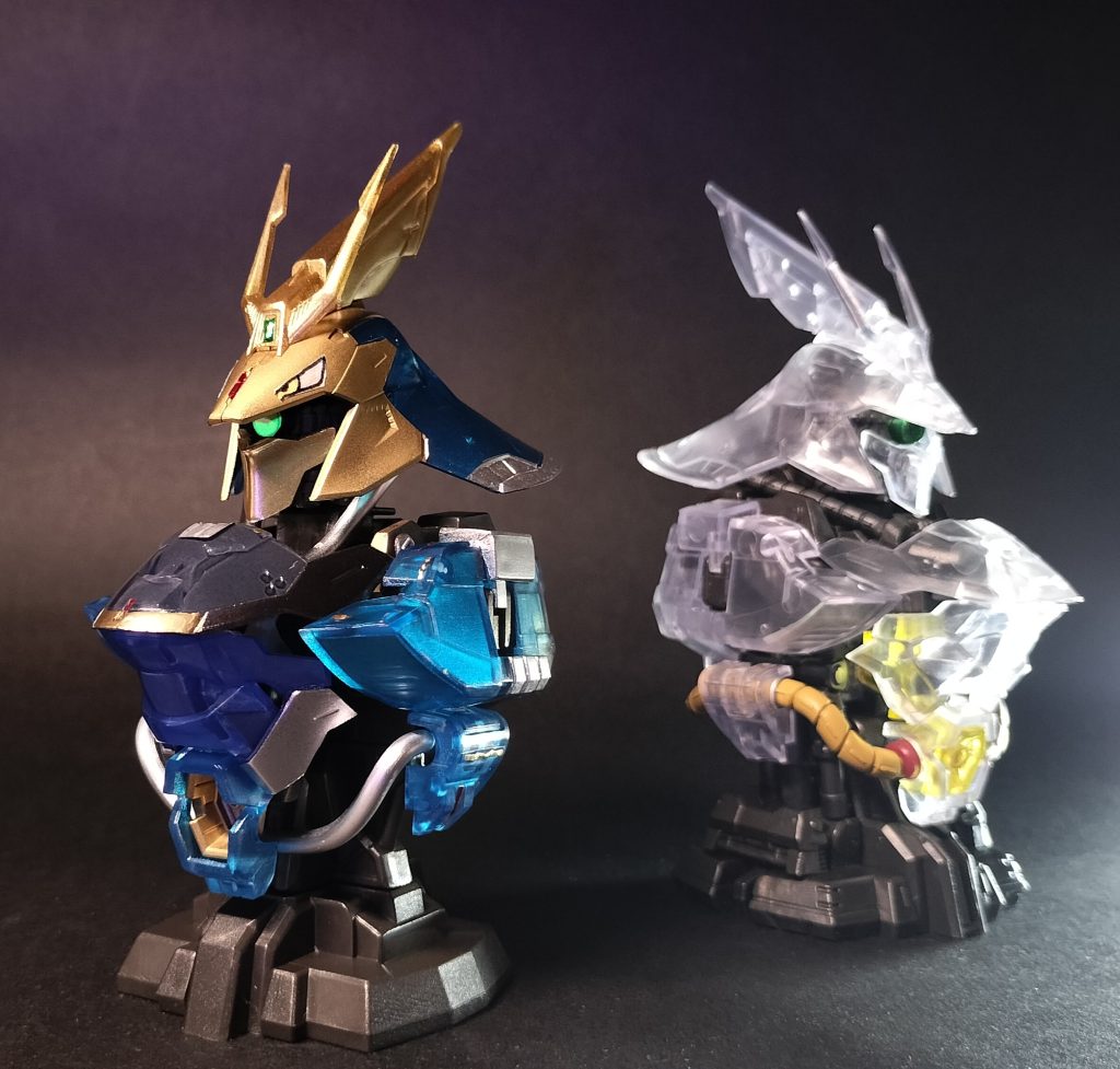 モノアイは蛍光グリーンでブラックライト発光。パイプはアルミ自在針金シルバーの3mm。メガ粒子砲だけバンダイのオプションパーツがドンピシャだったので活用。腹部メガ粒子砲の上のカバーだけ、裏からメタバイオレットを吹きました。すこし青に変化を設けて単調にならないようにしたくて。