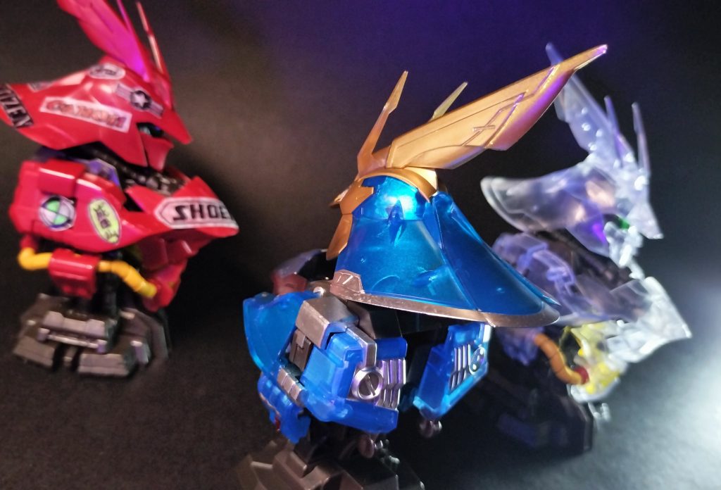 この「裏から塗り」をやっている人は、他にいなさそうでしたので、チャレンジしてみました。キャンディ塗装とは異なる、材質の面白い奥行き感が出たと思います。写真ではうまく撮れませんが(zaku-kao4)クリア外装持て余している方はやってみてはいかがでしょう?