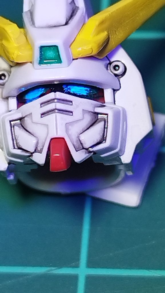 これ、普通の人は肉眼だと見えません(笑)かなり倍率上げてます。下のカッティングマットで意味が伝わると思います。私も見えてなかったし(笑)もはや職人芸(笑)