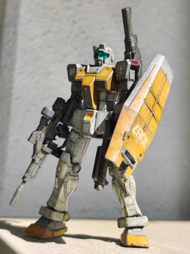 そうだ、わざわざククルスドアンの登場シーン見直して肩口の排気口?赤く塗り分けたのに、全然映ってない!で追加で写真撮りました。ベランダの室外機の上に置いただけで撮ったけど、影ができても思いの他、これでよくない?ってなった一枚。