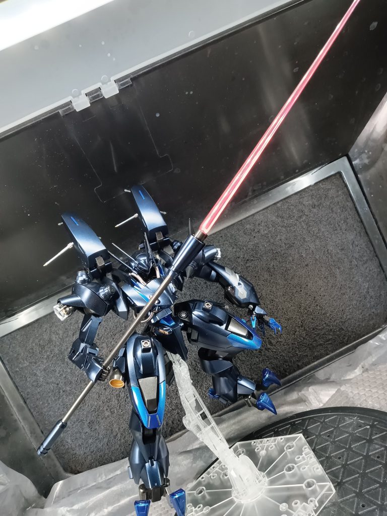 投擲した後のハンマーの柄の部分はメガビームジャベリンにもなります