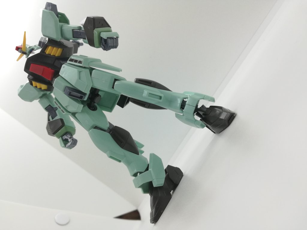 関節技のジョイントを使用してプロポーションをいじっています。手軽に手足の延長ができるので重宝しています。